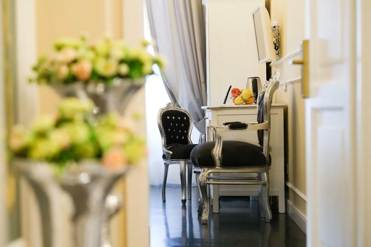 B&B Kingsman Florence Italy