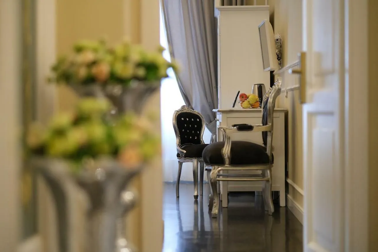 B&B Kingsman Florence