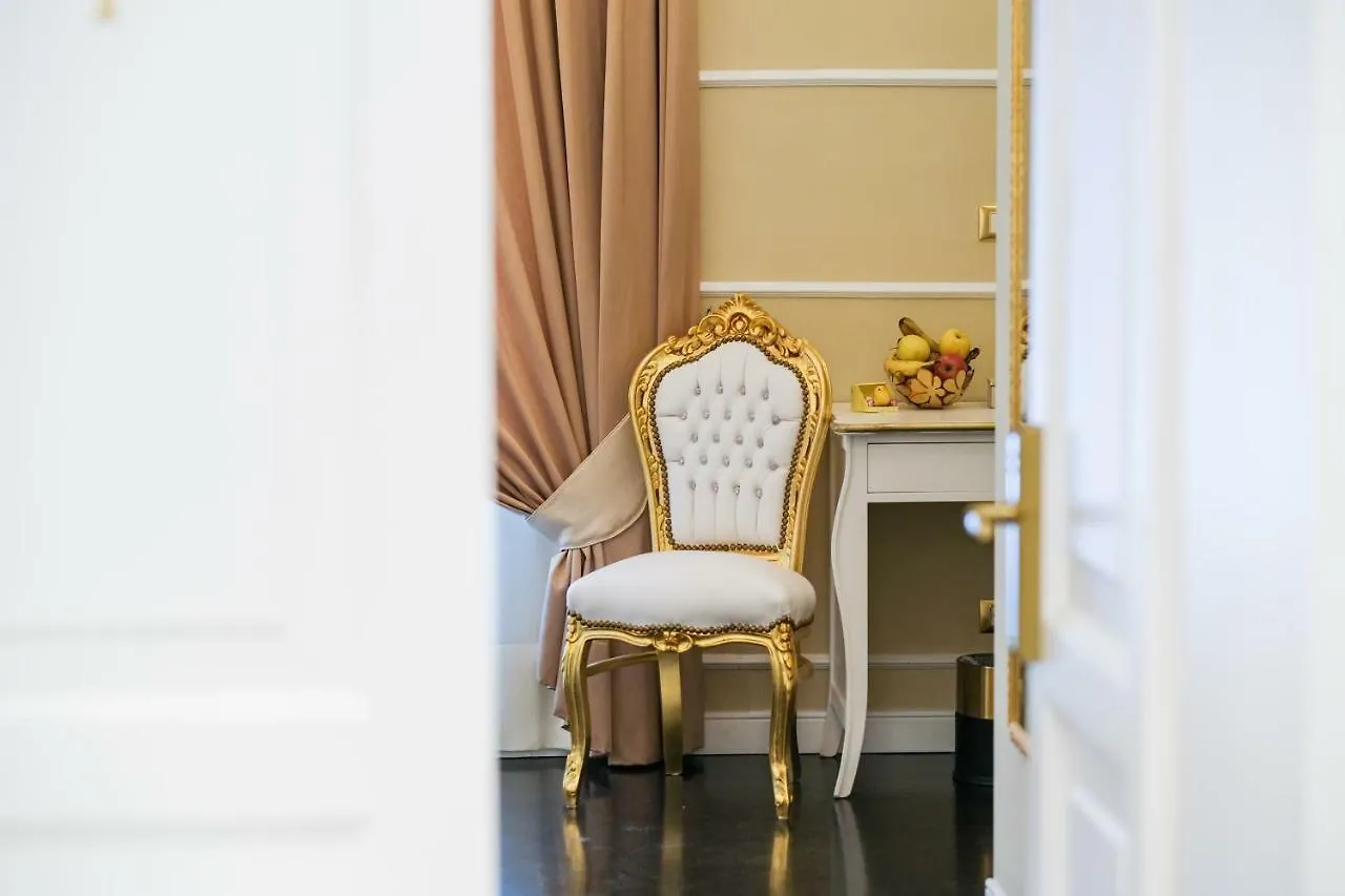 B&B Kingsman Florence Italy