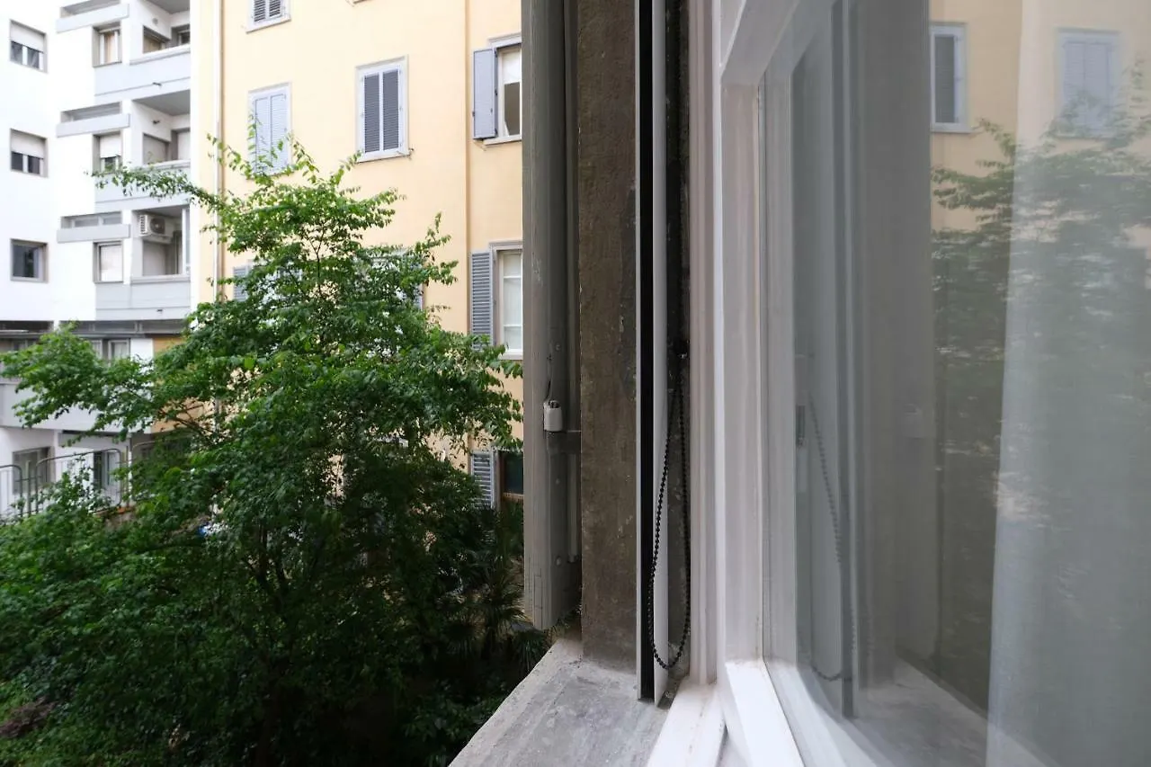 B&B Kingsman Florence